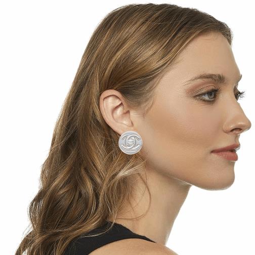 Silver CC Turnlock Round Earrings Medium, , large image number 0